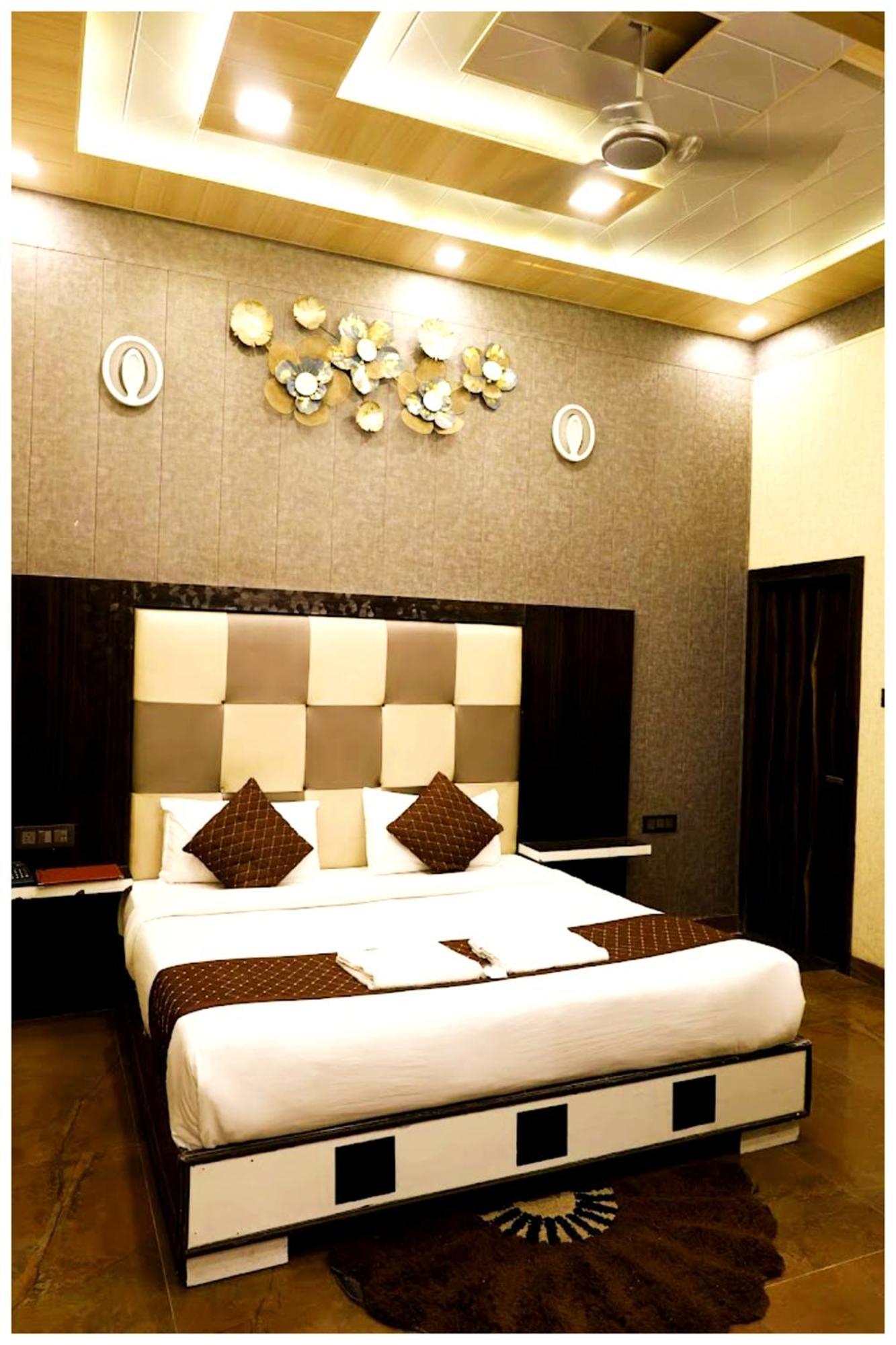 Grg Pardesi Hotel Haridwār Екстериор снимка