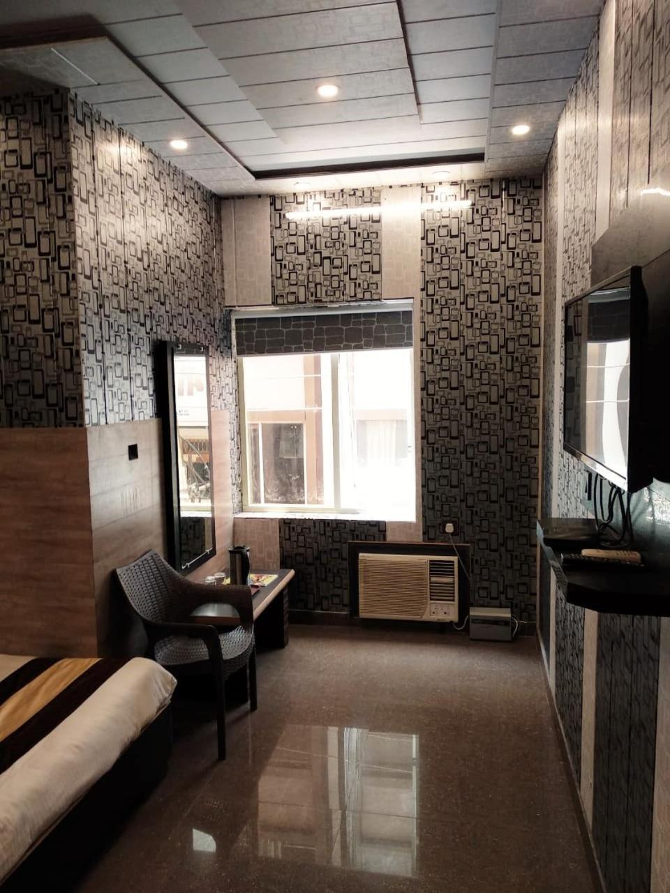 Grg Pardesi Hotel Haridwār Екстериор снимка