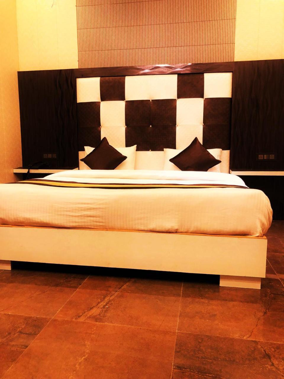 Grg Pardesi Hotel Haridwār Екстериор снимка
